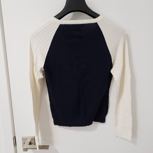Banana republic Sweater (M) - Picture 3 of 3